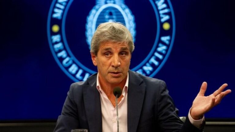 Caputo apuntó contra los gobernadores por impuestos