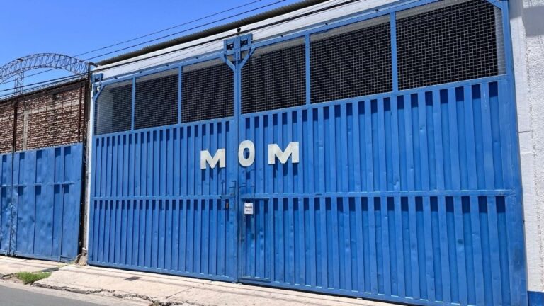 Mom Sports: huelga en los lugares de trabajo e incertidumbre por el pago de sueldos