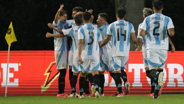 Argentina arrasó y derrotó a Brasil por 6-0