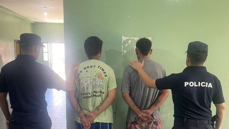 Insólito: «limpiavidrios» se pelearon y fueron arrestados