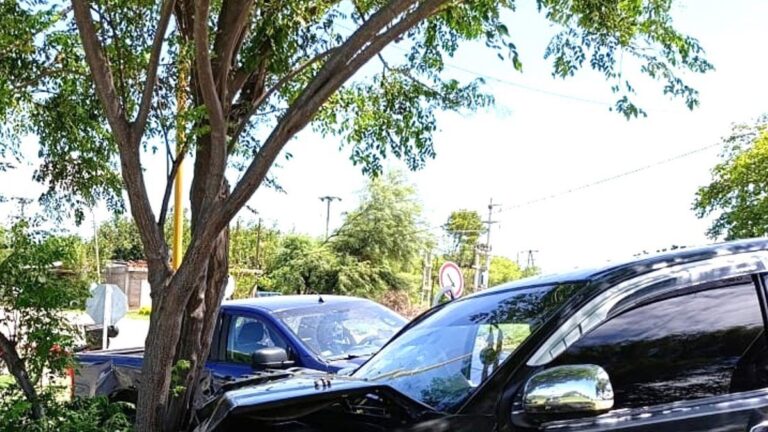 Dos camionetas colisionaron en Capayán
