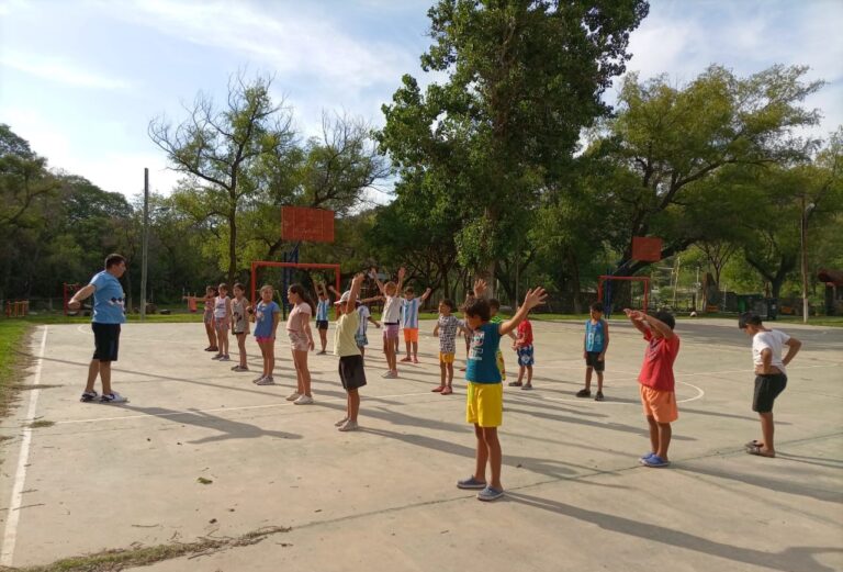 Las escuelas abren sus puertas este sábado con actividades recreativas y deportivas