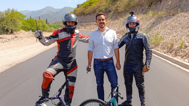 El Drift Trike llega a Andalgalá: adrenalina y velocidad en la Bajada de El Potrero