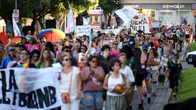 Marcha Federal LGTBIQ+: Catamarca marchó en rechazo del discurso de Milei