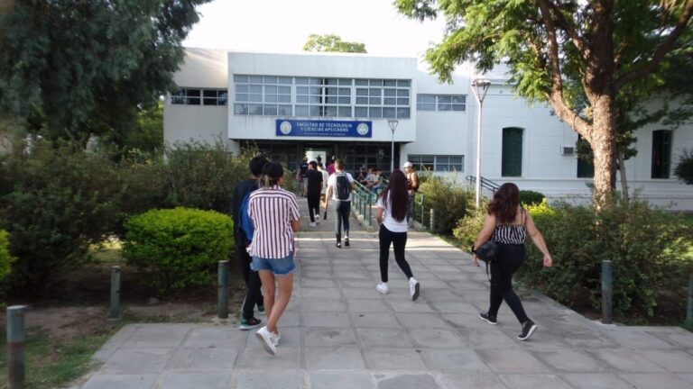 Acto de bienvenida en la Facultad de Tecnología