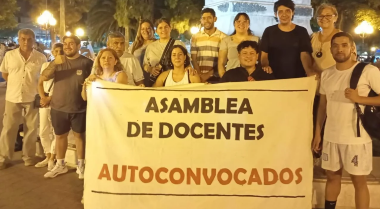 Docentes autoconvocados rechazaron la oferta salarial del 12% y exigen aumento del 50%