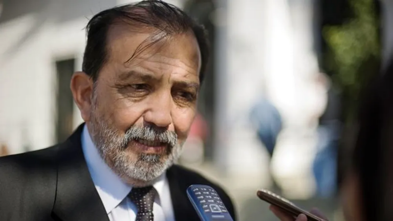 «Sacar un decreto así es para demostrar poder, porque no se trata de un banco quebrado»