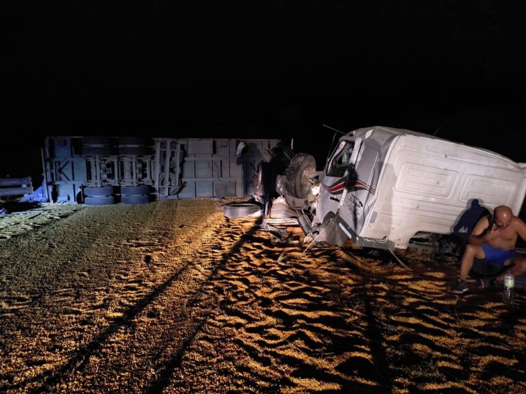 Volcó un camión en la Ruta Nacional 38: tránsito interrumpido en ambos sentidos