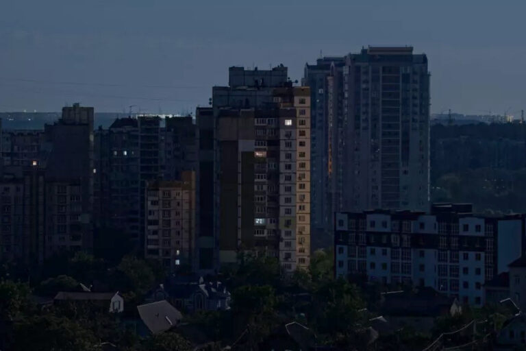 Masivo apagón en Chile: el 99% del país se quedó sin luz