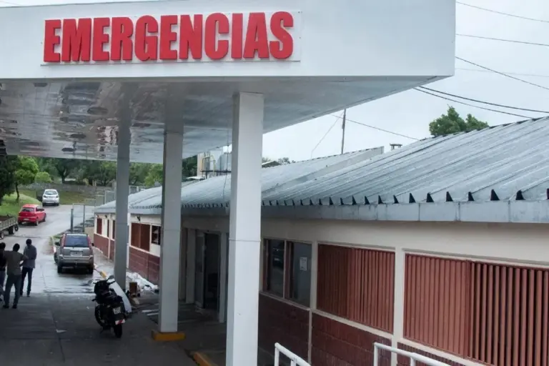 Tres personas se encuentran heridas tras volcar en la Ruta Nacional 38