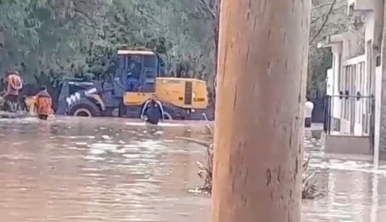 Tinogasta: cortaron la energía en sectores inundados