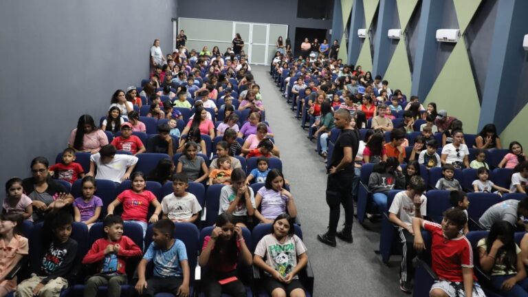 Más de 1000 niños disfrutaron de cinco funciones durante el fin de semana