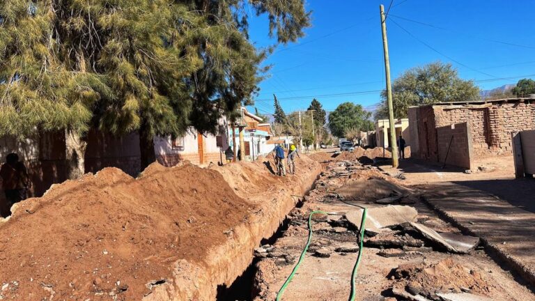 El Gobierno provincial se hará cargo de la obra de cloacas en Tinogasta