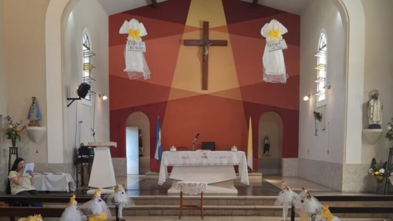 Lamentable: en plena tormenta ingresaron a una parroquia y se llevaron hasta el cáliz