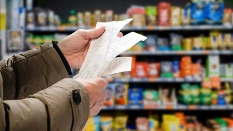 El consumo sigue en caída y las ventas de supermercados acumulan 15 meses de retracción
