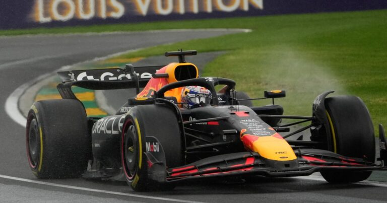 Volvió la lluvia y el drama en Australia: Verstappen aprovechó la debacle de McLaren