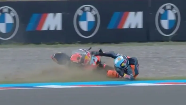 El video de la terrible caída que sufrió Valentín Perrone en Moto3