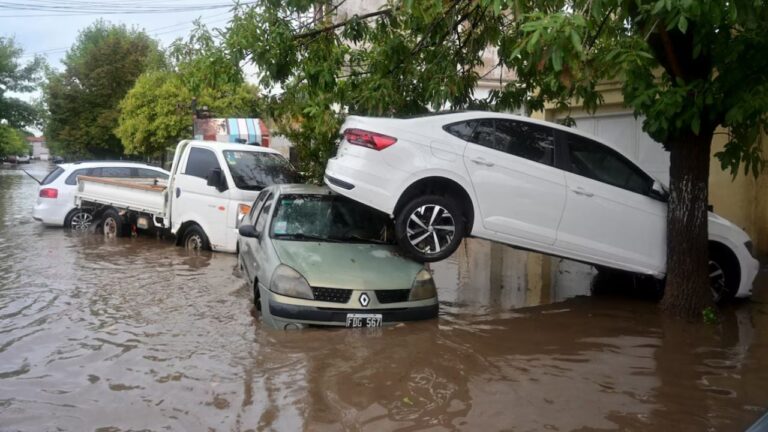 Por alerta de tormentas suspenden clases turno tarde y transporte público en Bahía Blanca