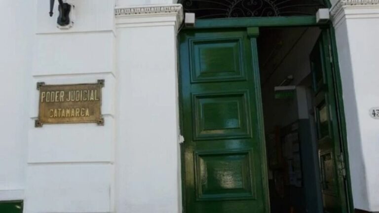 Judiciales advirtieron paro total