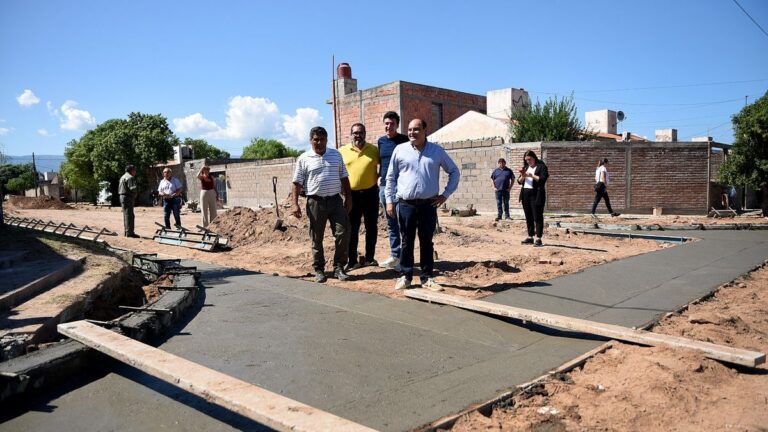 La Capital avanza con más obras en el Barrio 50 Viviendas Norte