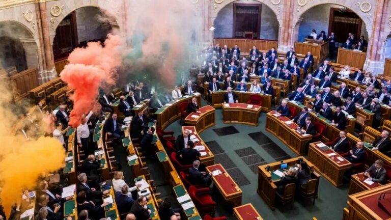 Hungría aprueba una ley que prohíbe las marchas y eventos del orgullo LGBTQ+