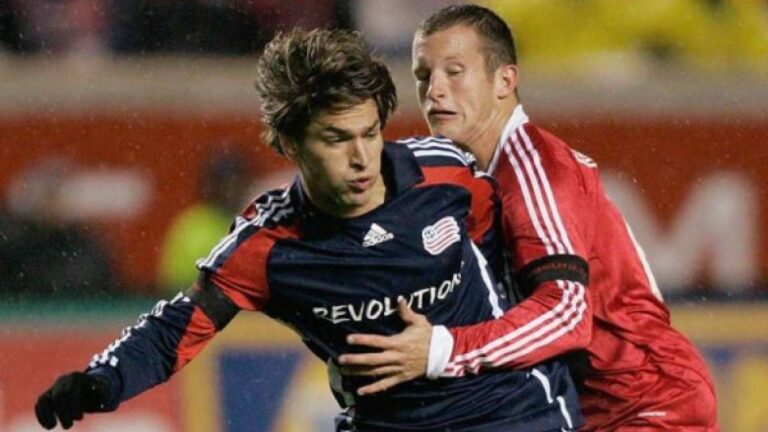 El sacerdote que en su juventud llegó a jugar en la Selección