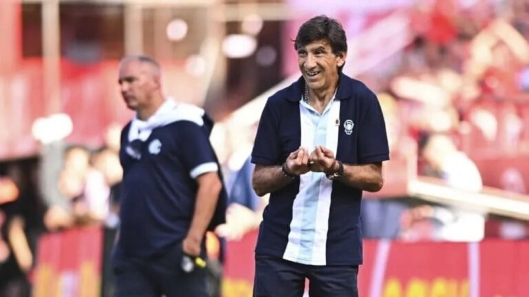 Racing visita a Unión en Santa Fe