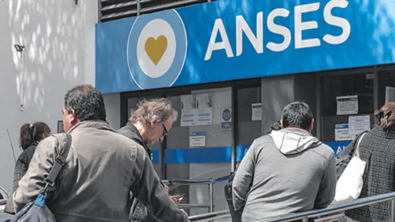 Por el fin de la moratoria, 243.000 personas no van a poder jubilarse en 2025