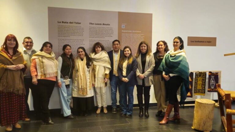 Se inauguró la muestra de la Ruta del Telar en Buenos Aires