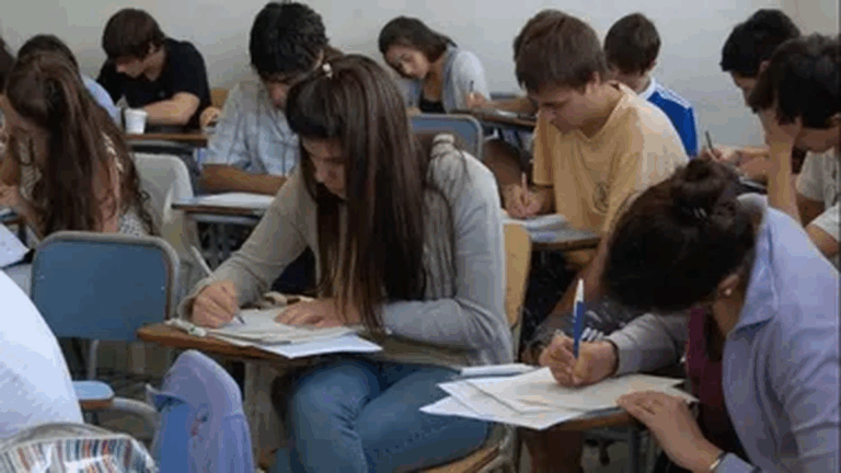 Becas Progresar: hasta ahora el Gobierno quitó el beneficio a 500 mil estudiantes