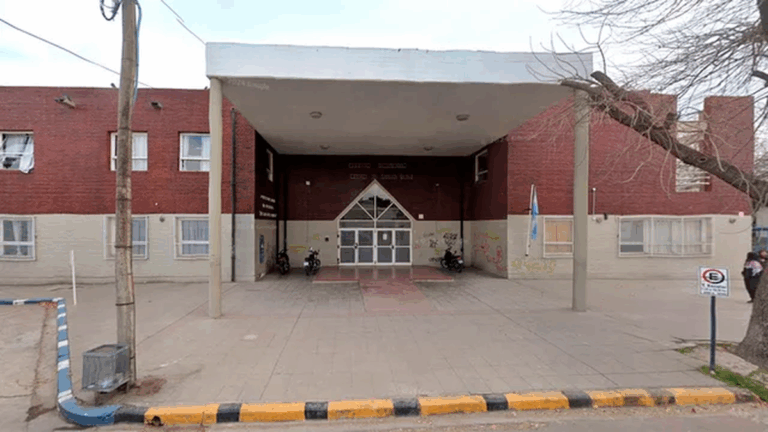 Un alumno de 17 años fue atacado con un destornillador