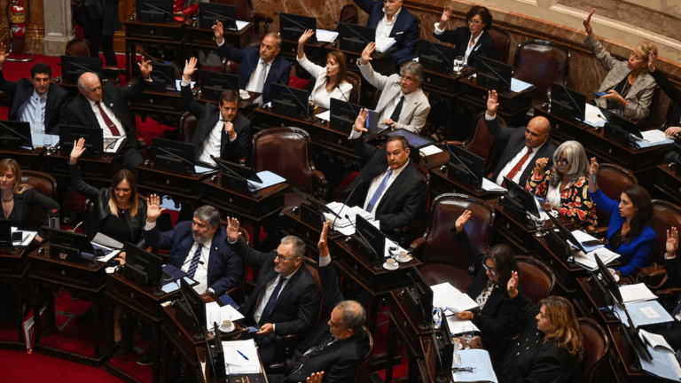 Vuelven a aumentar los sueldos de los senadores: cobrarán más de $9,5 millones el mes próximo