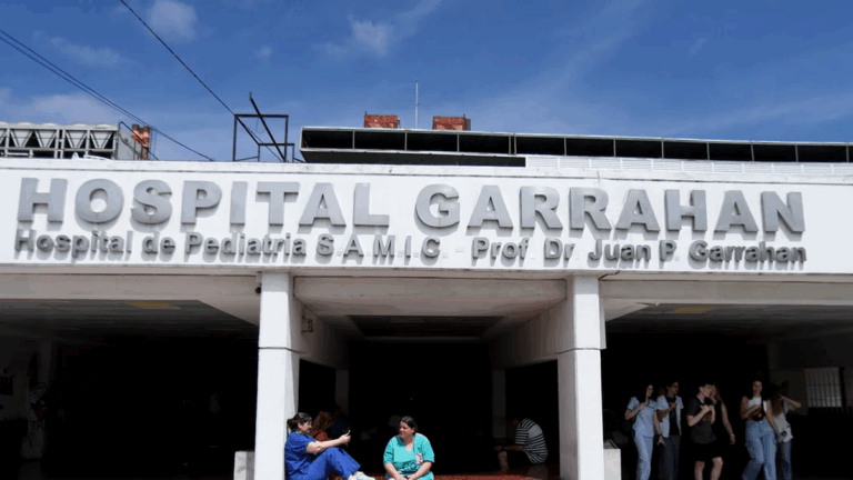 El Gobierno convocó a los gremios por la crisis del Garrahan