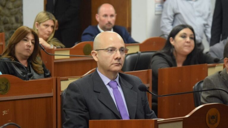 Brizuela cuestionó la falta de sesión en Diputados y tomó distancia del concejal Medina