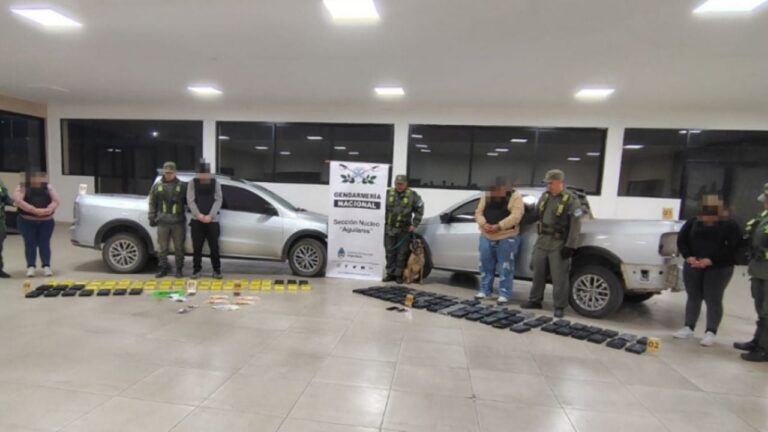 Secuestran más de 100 kilos de cocaína ocultos en dos camionetas: hay cuatro detenidos