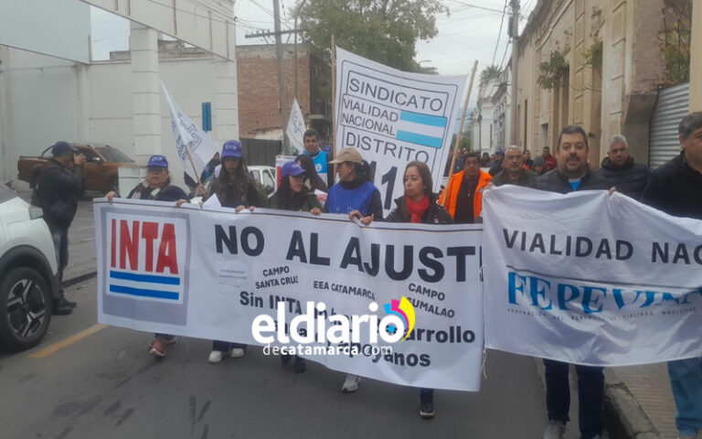 Marcha y protesta en contra del cierre de delegaciones locales de organismos nacionales