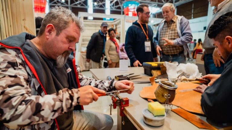 Poncho 2025: maestros artesanos  realizarán demostraciones en vivo
