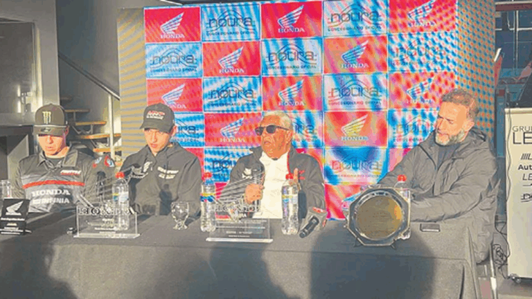 El equipo oficial de pilotos y motocicletas para el Campeonato de Motocross pasó por Catamarca