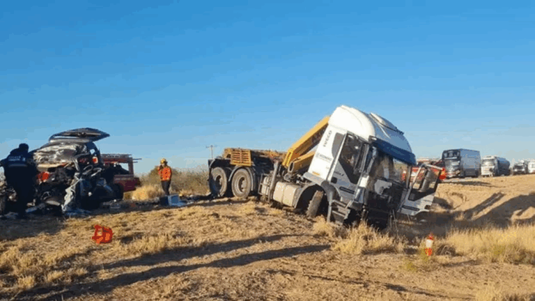 Tragedia en La Rioja: tres muertos y dos niñas en estado crítico tras un choque frontal