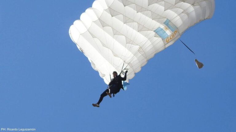 Catamarca dominó el 9no Nacional de Paracaidismo