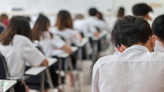 Sin celulares en las aulas: dos provincias los prohibirán tras regresar de las vacaciones