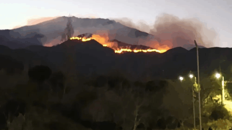 El incendio en El Manchao ya afectó más de 900 hectáreas