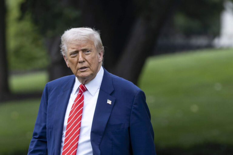 Trump prometió que salvará a los afganos refugiados en Emiratos Árabes Unidos