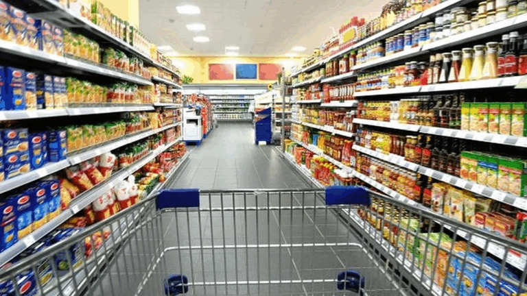 La confianza del consumidor subió 2% en julio, pero las expectativas futuras se deterioraron