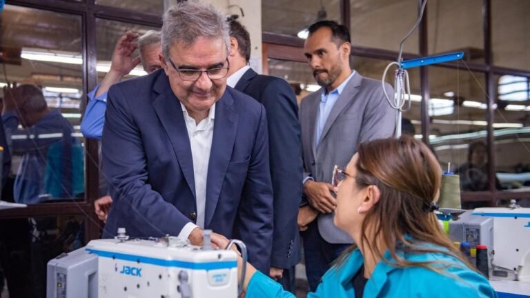 Provincia lanzó auxilio al sector textil con aportes de hasta $200 mil por trabajador