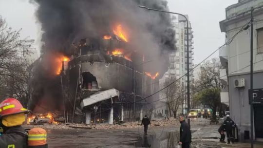 El depósito que se incendió en La Plata había sido clausurado: estudian demolerlo para evitar un derrumbe