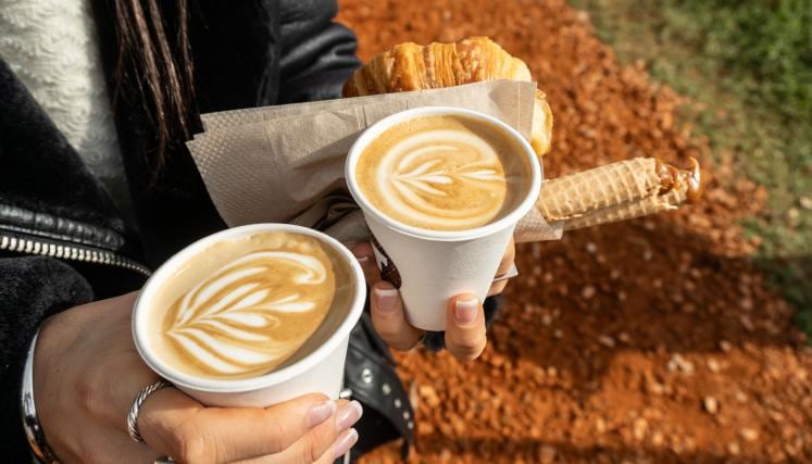 Cafecito BA desembarca en Caballito con 17 puestos, cine y actividades al aire libre