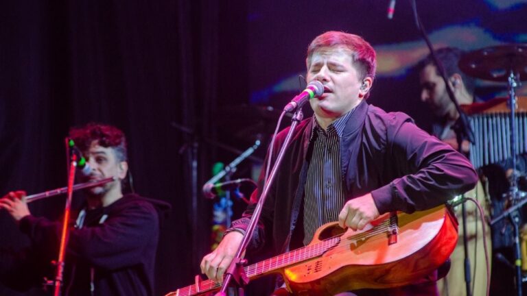 Nahuel Pennisi conquistó el Patio del Poncho con su voz y su calidez