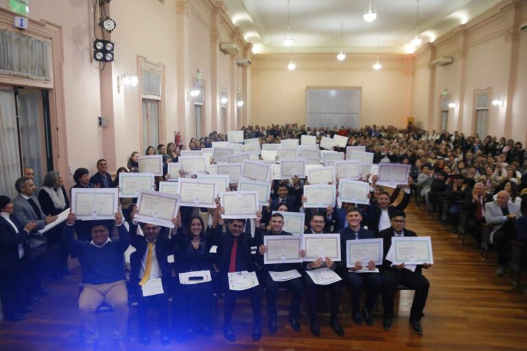 75 nuevos egresados de la Facultad de Tecnología y Ciencias Aplicadas