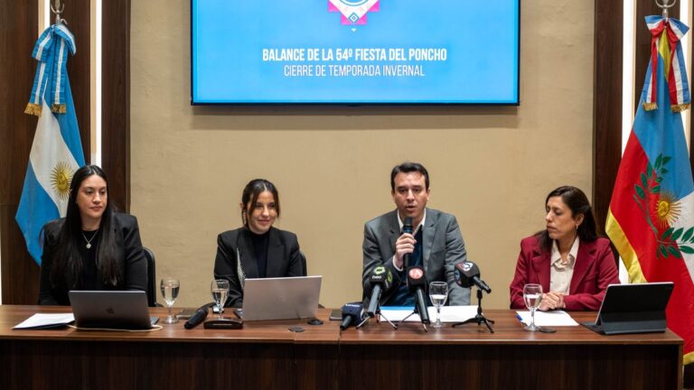 «La Fiesta del Poncho es una inversión para toda la provincia»